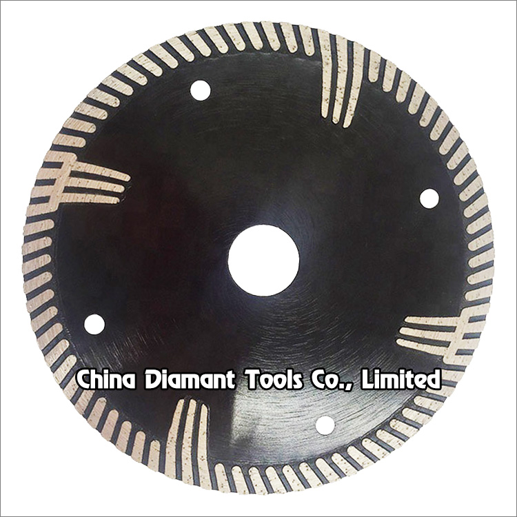 Diamond dry cutting saw blades - narrow turbo rim segments with protective teeth